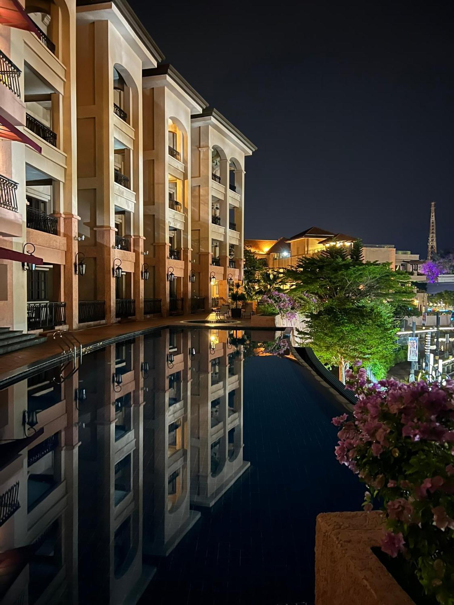 Luxury On River *